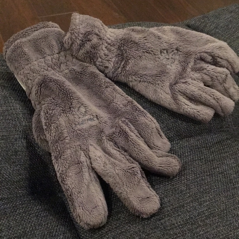 Soft gloves
